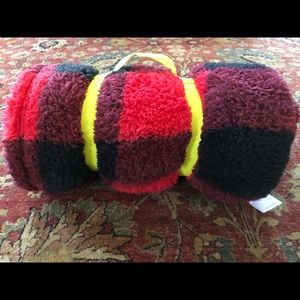 American Eagle Buffalo Plaid Sherpa Throw Blanket